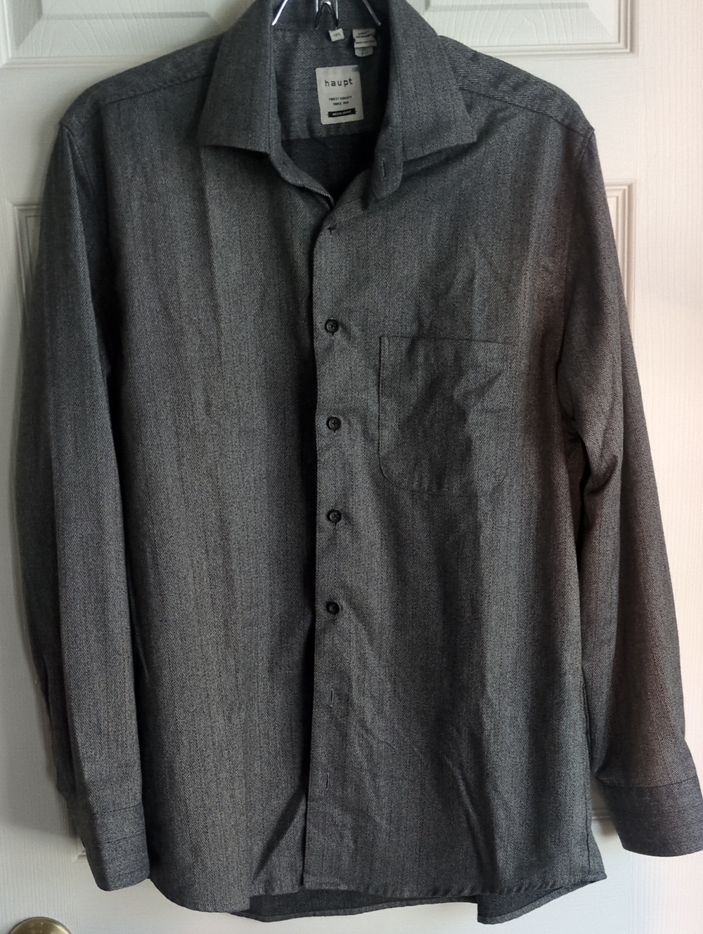 Haupt Men's Dark Gray Soft Flannel Button-Up Shirt Size M